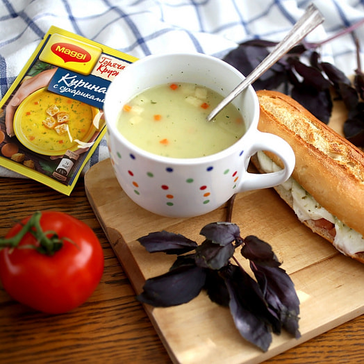 Суп Maggi Горячая кружка куриный с сухариками 19г Россия